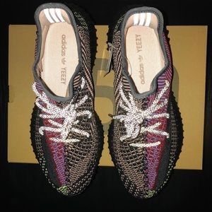Yeezy 350 V2 Yecheil